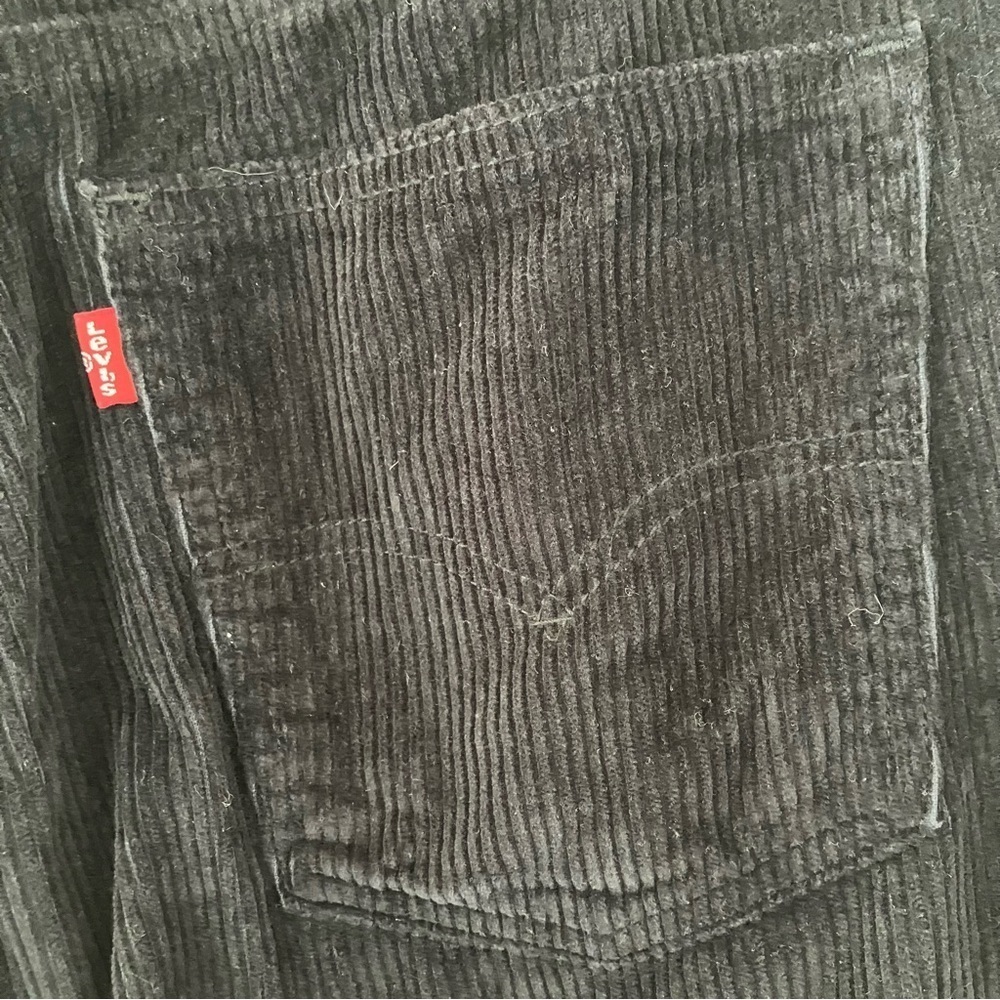 NWT Woman’s Levi's Low Pro Straight Leg Black Corduroy Pants (31 X 30) - Picture 6 of 10